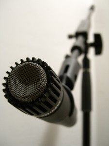 microphone-jason-r-media-assessoria-de-imprensa-agencia-infinito